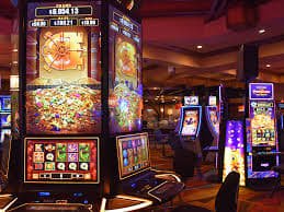 Casino-style slot games and live dealer tables available on paldoplus